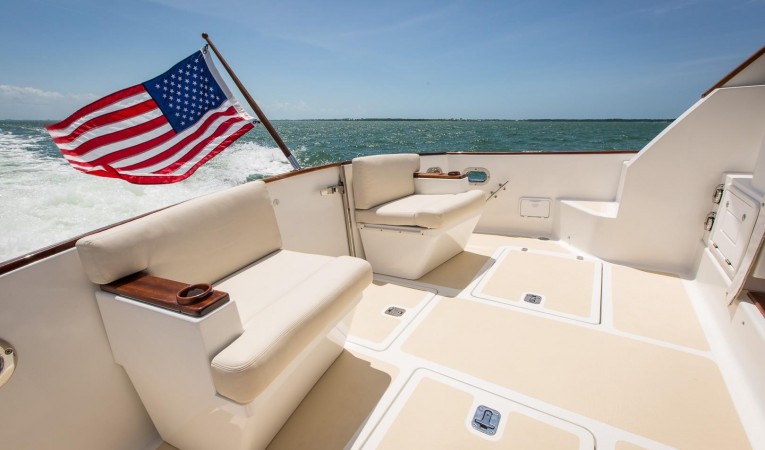 32 Legacy Yachts Cockpit