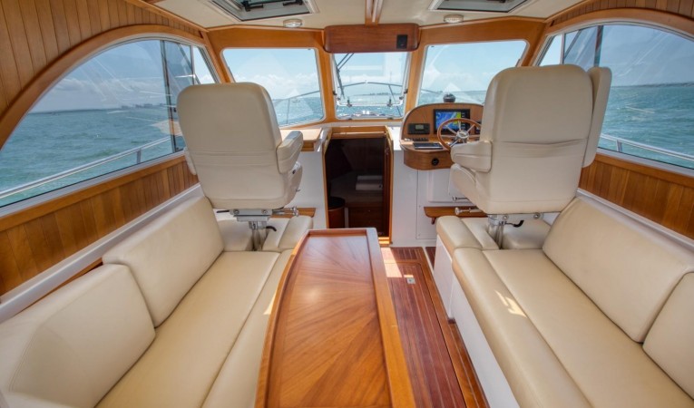 32 Legacy Yachts Salon Seating, High Low folding Table