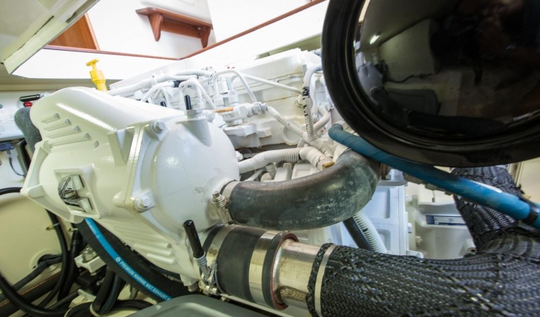 32 Legacy Yachts Engine