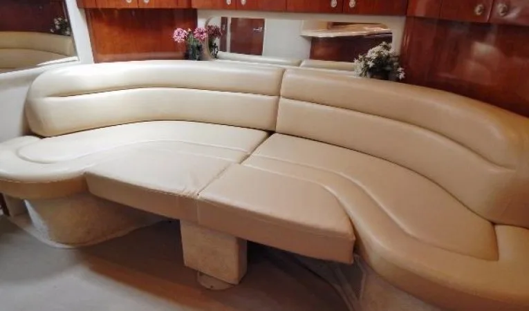 38 Sea Ray Salon Berth