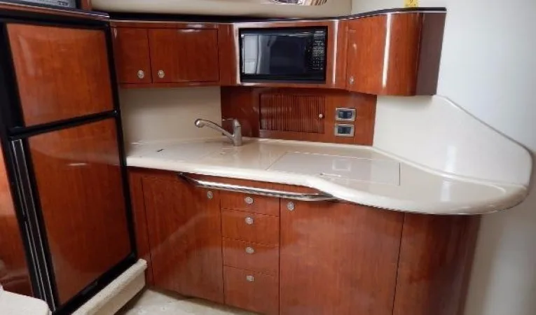 38 Sea Ray Galley