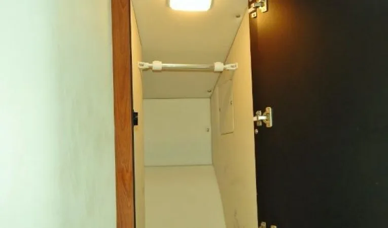 38 Sea Ray Master Hanging Locker