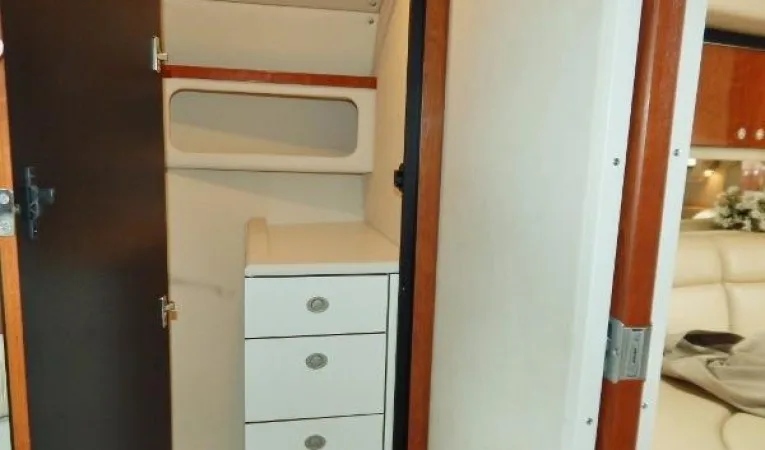 38 Sea Ray Master Hanging locker