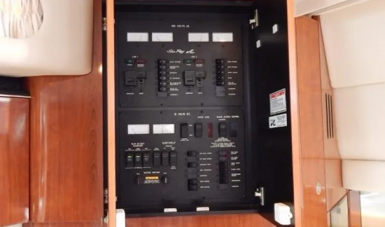 38 Sea Ray Electrical Panel