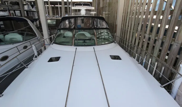 38 Sea Ray Foredeck