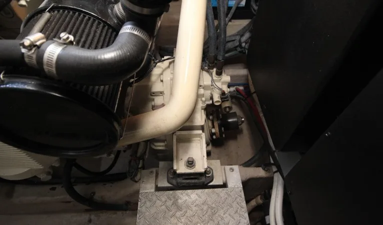 38 Sea Ray Port Gear