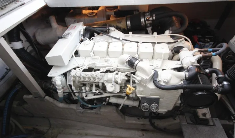 38 Sea Ray Port Engine