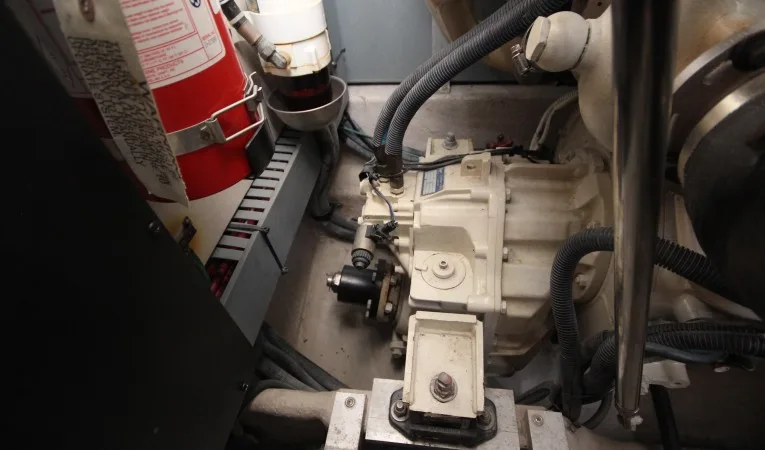 38 Sea Ray Starboard Gear