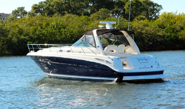 38 Sea Ray Quarter Profile