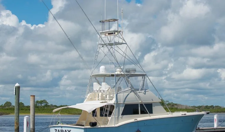 52 Hatteras 