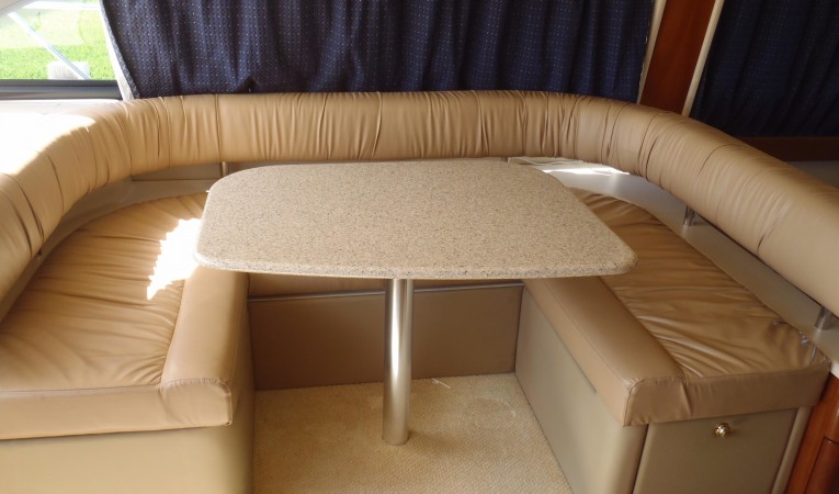 41 Meridian Raised dinette 2