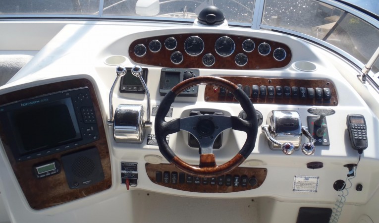 41 Meridian Helm console