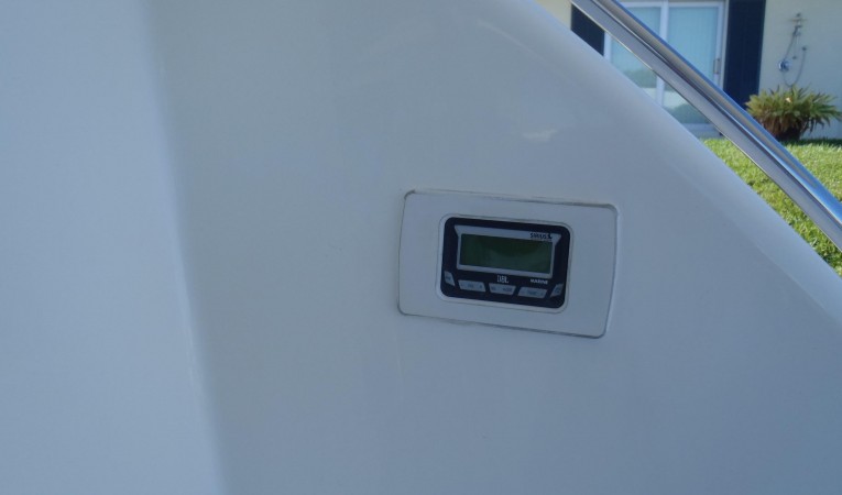 41 Meridian External stereo control