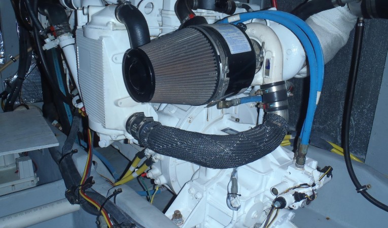 41 Meridian Stbd QSB 380 diesel