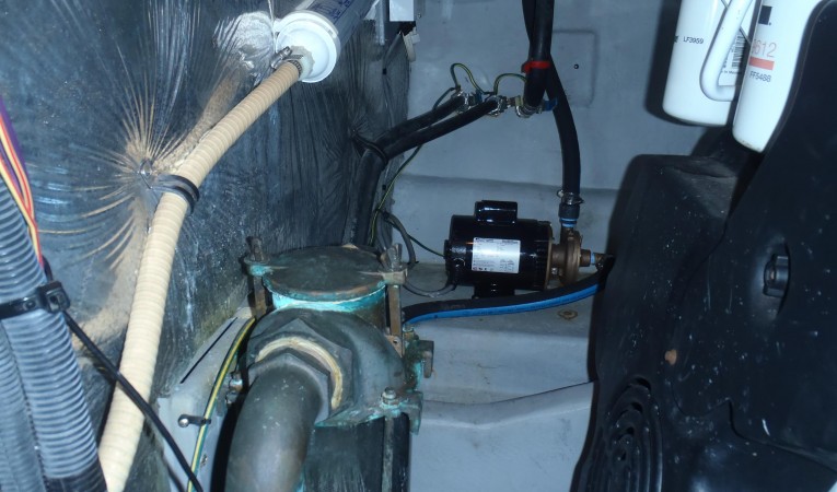 41 Meridian Engine room stbd fwd