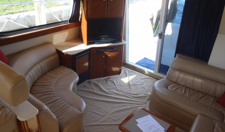 41 Meridian Main salon aft