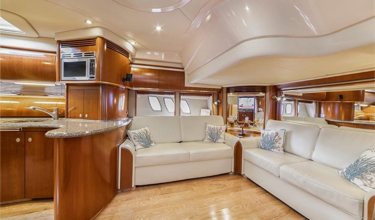 52 Sea Ray Main salon