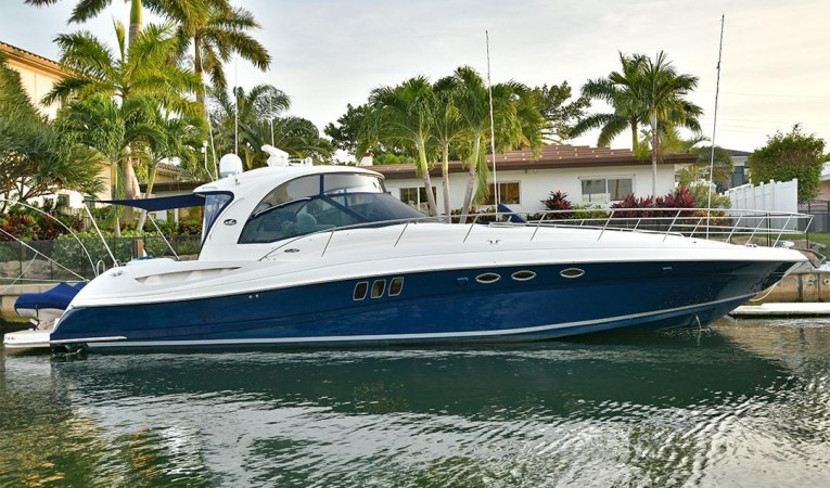 52 Sea Ray Stbd side