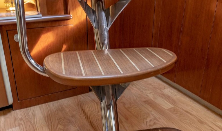 52 Sea Ray Companionway stairs