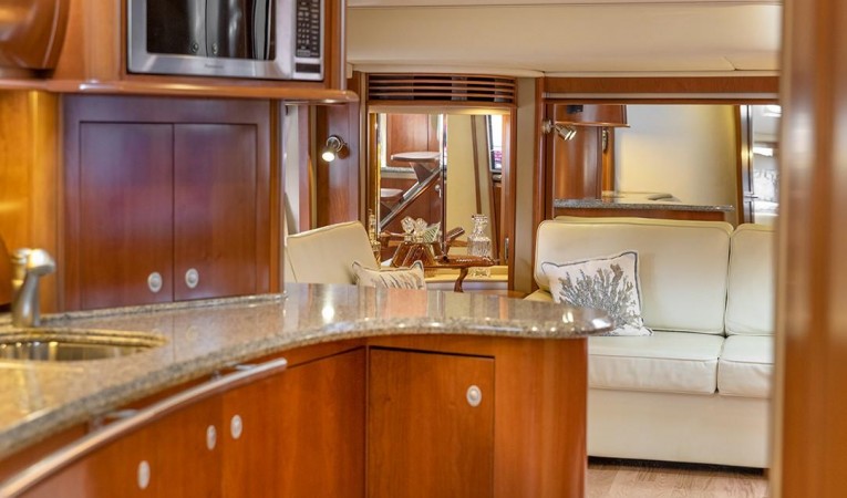 52 Sea Ray Galley / salon