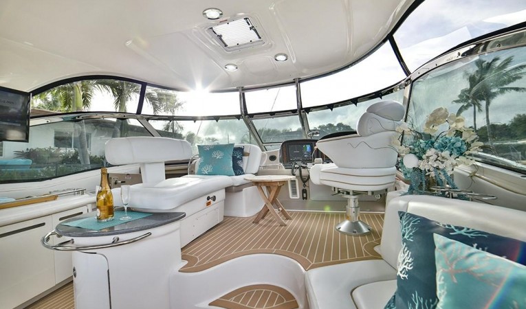 52 Sea Ray Bridge deck