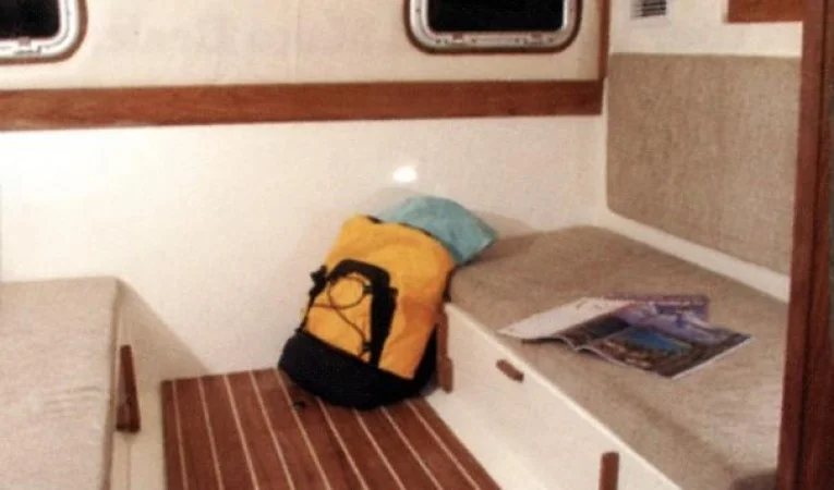 31 Mako Aft berths-Sistership