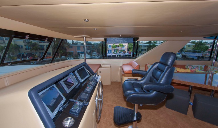 103 Westship UPPER PILOT HOUSE