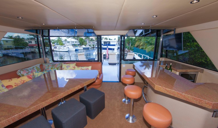 103 Westship SKYLOUNGE