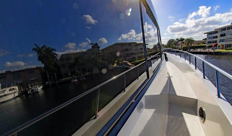103 Westship STARBOARD WALKWAY
