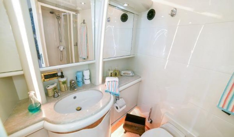 75 Millennium Super Yachts 