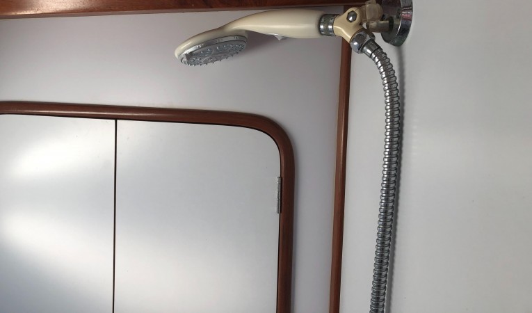 48 Tayana Forward shower stall