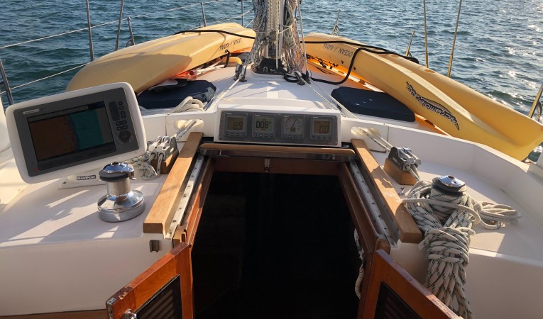 48 Tayana Companion way entrance