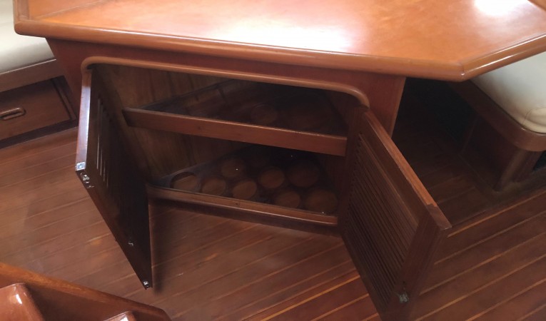 48 Tayana Salon table