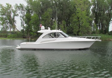 One Shot 45' Hatteras 2020