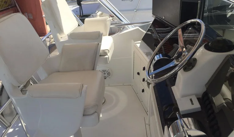 38 Blackfin 