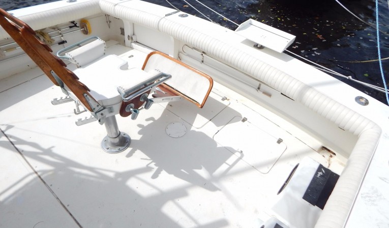 38 Blackfin Cockpit Aft