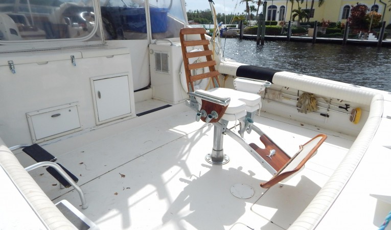 38 Blackfin Cockpit Forward