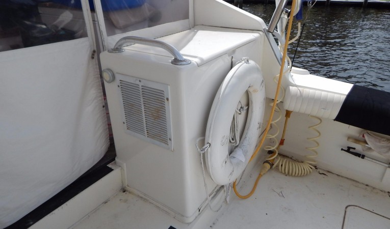 38 Blackfin Live Well