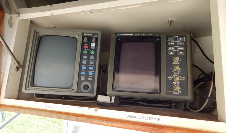 38 Blackfin Radar and Sounder