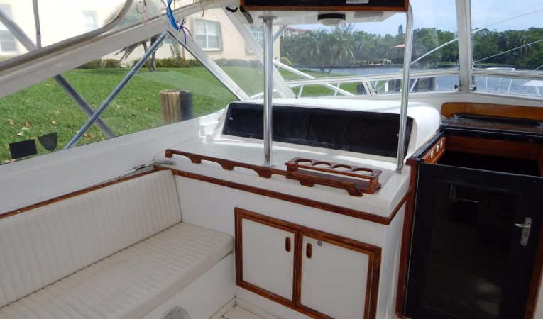 38 Blackfin Port Helm Deck