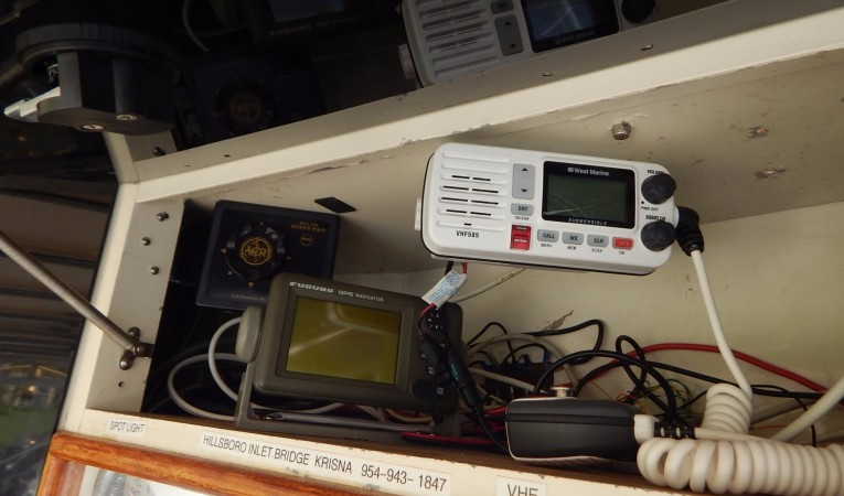 38 Blackfin VHF and Pointpad