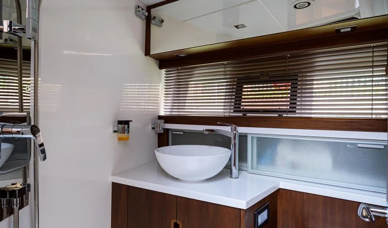 42 Galeon 