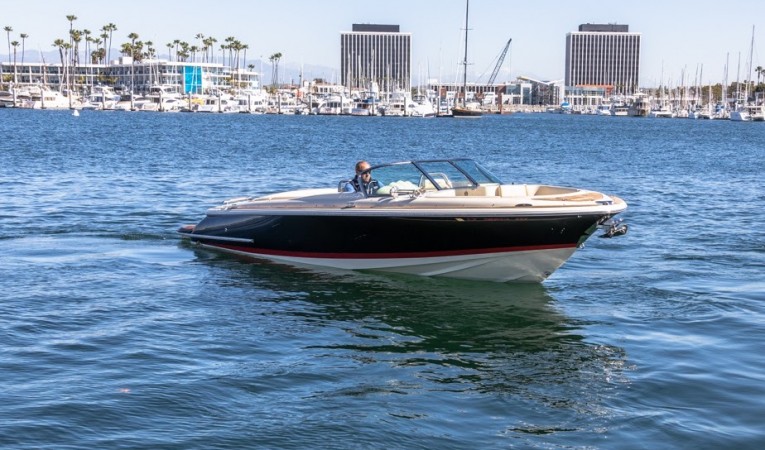 27 Chris-Craft 