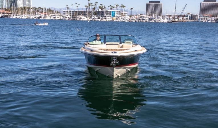 27 Chris-Craft 