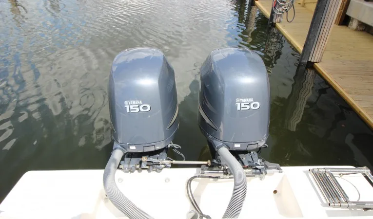 23 Contender 275 Hours