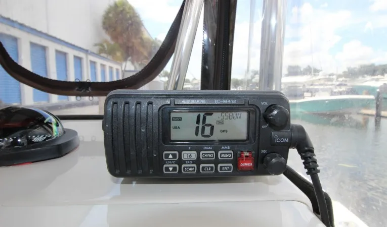 23 Contender VHF