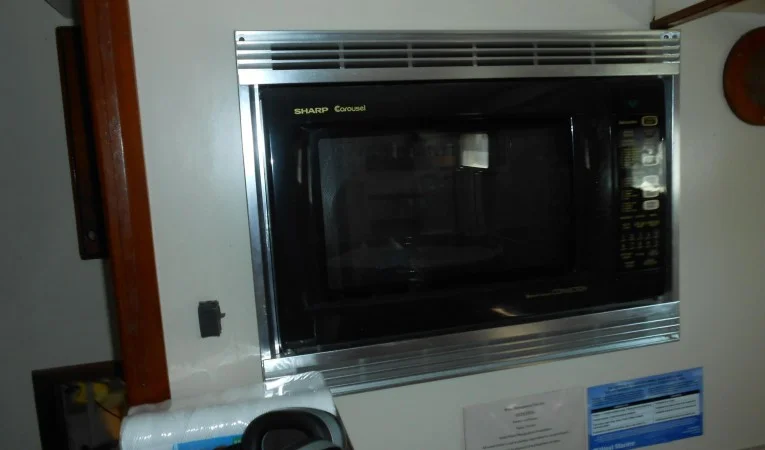 58 Roughwater Convection/microwave oven