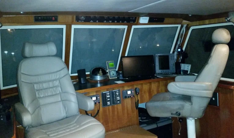 58 Roughwater Pilot house