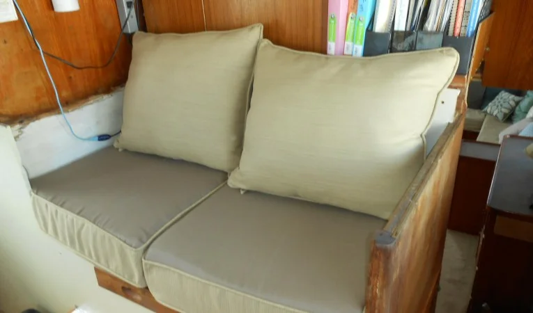 58 Roughwater Pilothouse settee