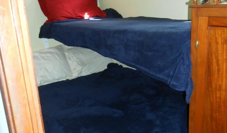 58 Roughwater Guest stateroom